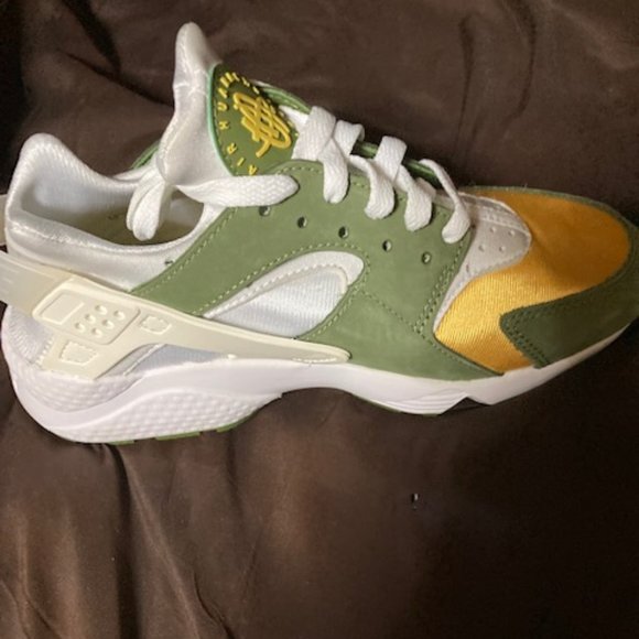 Brand New Nike Hurrache size 6 - Picture 1 of 1